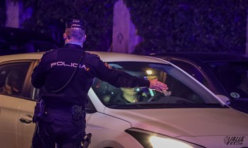 Detienen a dos j&oacute;venes por robar con un gran cuchillo en una vivienda de Elda