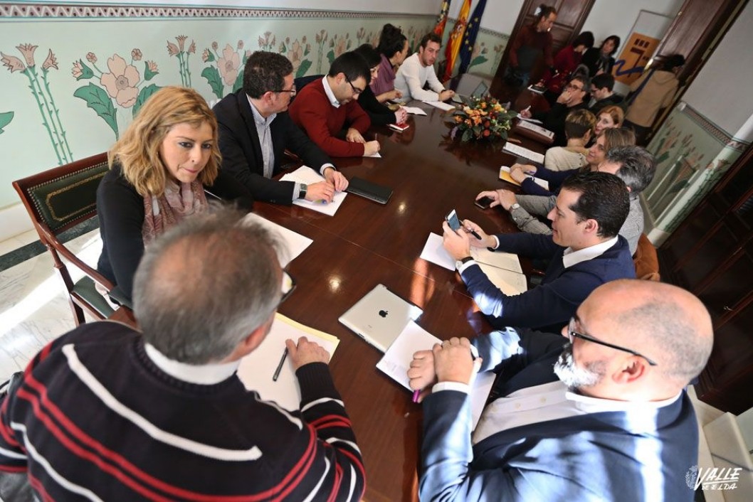 Los responsables del Servef se reúnen con los alcaldes de la Mancomunidad para conocer las necesidades formativas Los responsables del Servef se reúnen con los alcaldes de la Mancomunidad para conocer las necesidades formativas