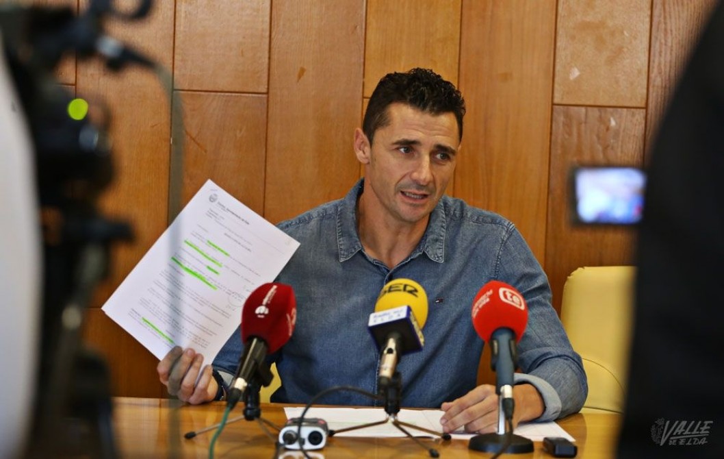 El PP denuncia que "por la falta de gestión se han dejado perder las becas de transporte universitario" El PP denuncia que "por la falta de gestión se han dejado perder las becas de transporte universitario"