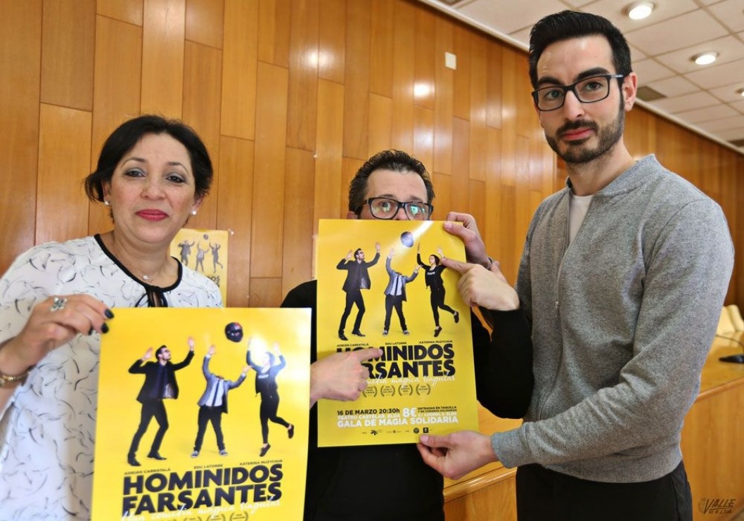 "Hominidos farsantes" llega al Teatro Castelar a beneficio de Consignas Solidarias "Hominidos farsantes" llega al Teatro Castelar a beneficio de Consignas Solidarias