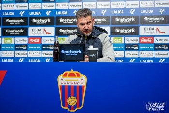 Fernando Est&eacute;vez: "Doy el punto por bueno porque ha sido un partido de mucha igualdad"