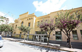 La falta de la educadora en Padre Manj&oacute;n obliga a casi 20 familias a acudir varias veces al centro a atender a sus hijos