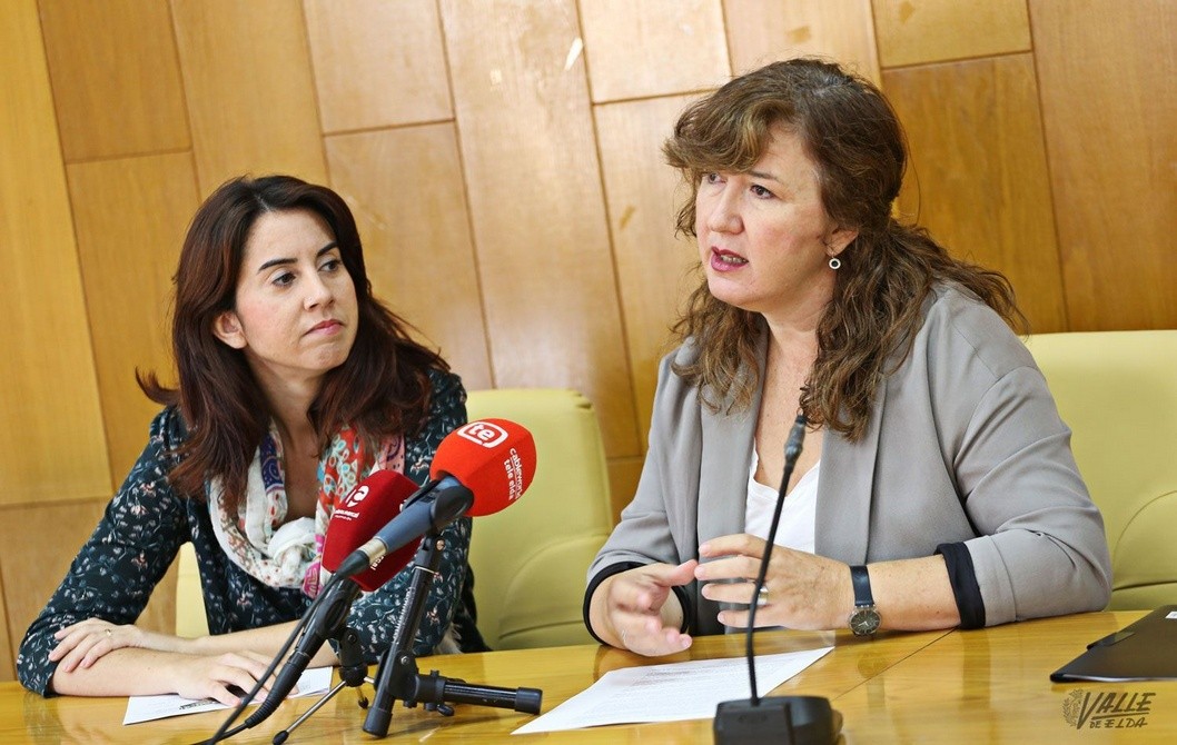 La Sede Universitaria de Elda pide a las mujeres eldenses que aporten material relacionado con la Transición democrática La Sede Universitaria de Elda pide a las mujeres eldenses que aporten material relacionado con la Transición democrática