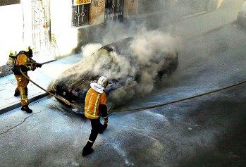 Segundo coche incendiado en Elda en dos d&iacute;as