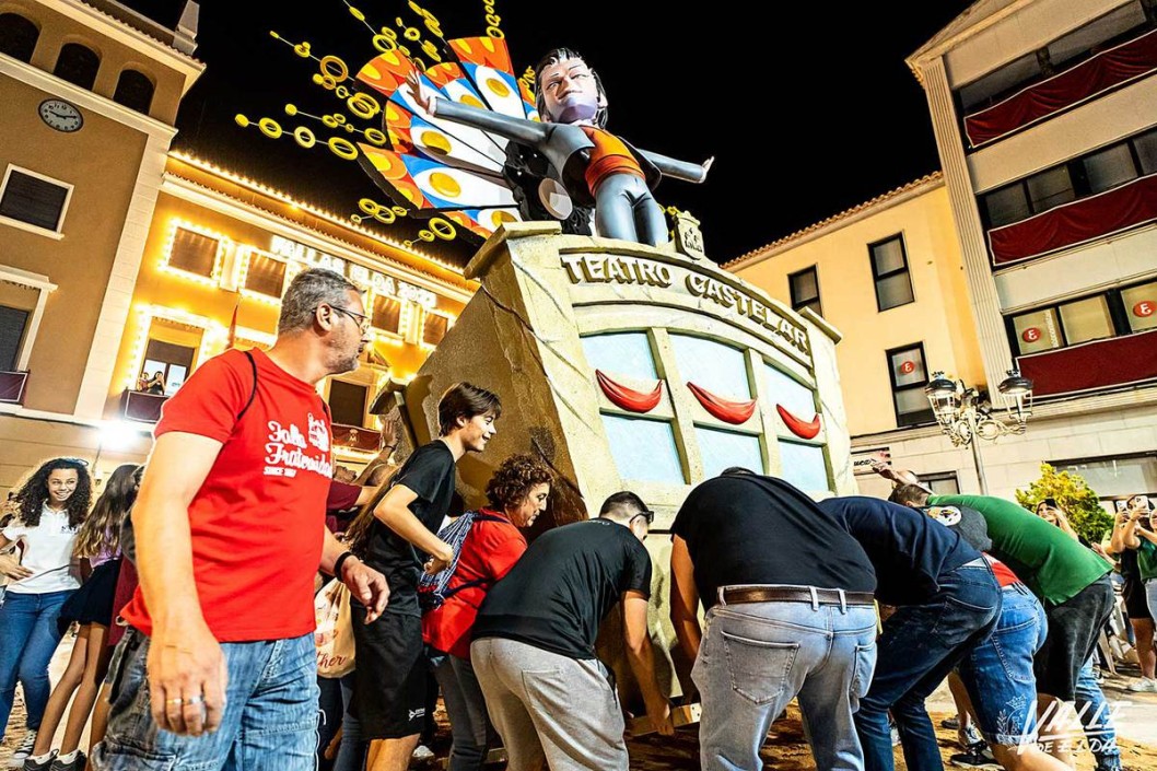 La primera falla llega a Elda La primera falla llega a Elda