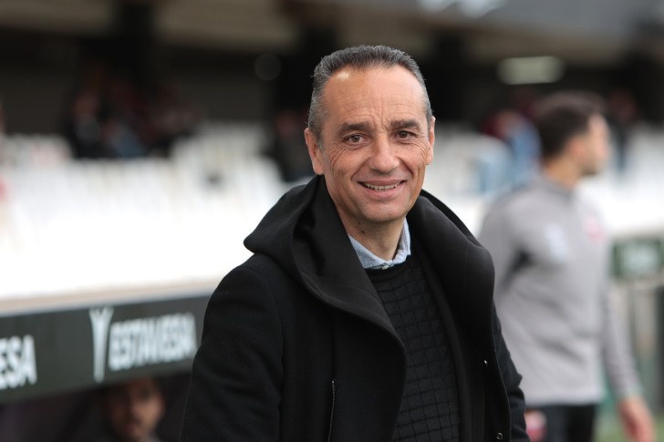 Jos&eacute; Luis Oltra: "Esta victoria sabe a felicidad porque es una recompensa para jugadores y afici&oacute;n"