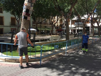 Cierran al paso la Plaza de Baix por seguridad 