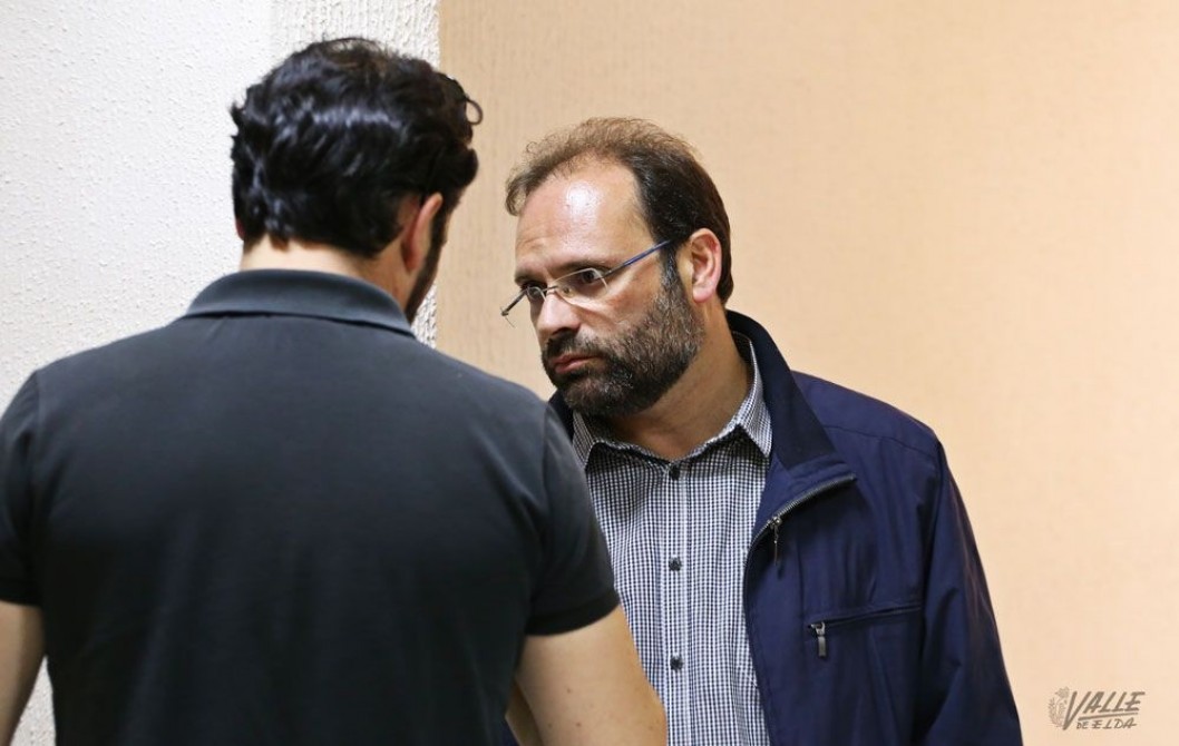 Los socialistas piden al PP que "no busque a un primo de Zumosol en el Congreso para insultar a Alfaro" Los socialistas piden al PP que "no busque a un primo de Zumosol en el Congreso para insultar a Alfaro"