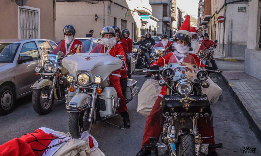 Cientos de Papá Noel moteros llegan este domingo a Elda y Petrer Cientos de Papá Noel moteros llegan este domingo a Elda y Petrer