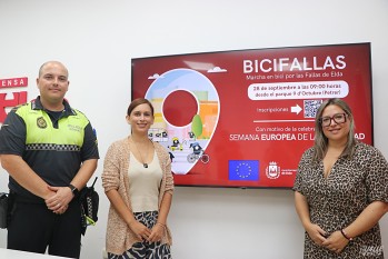 Un recorrido en bici por las fallas de Elda